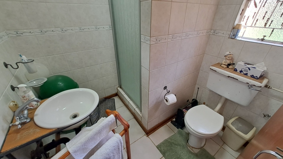 5 Bedroom Property for Sale in Fichardt Park Free State